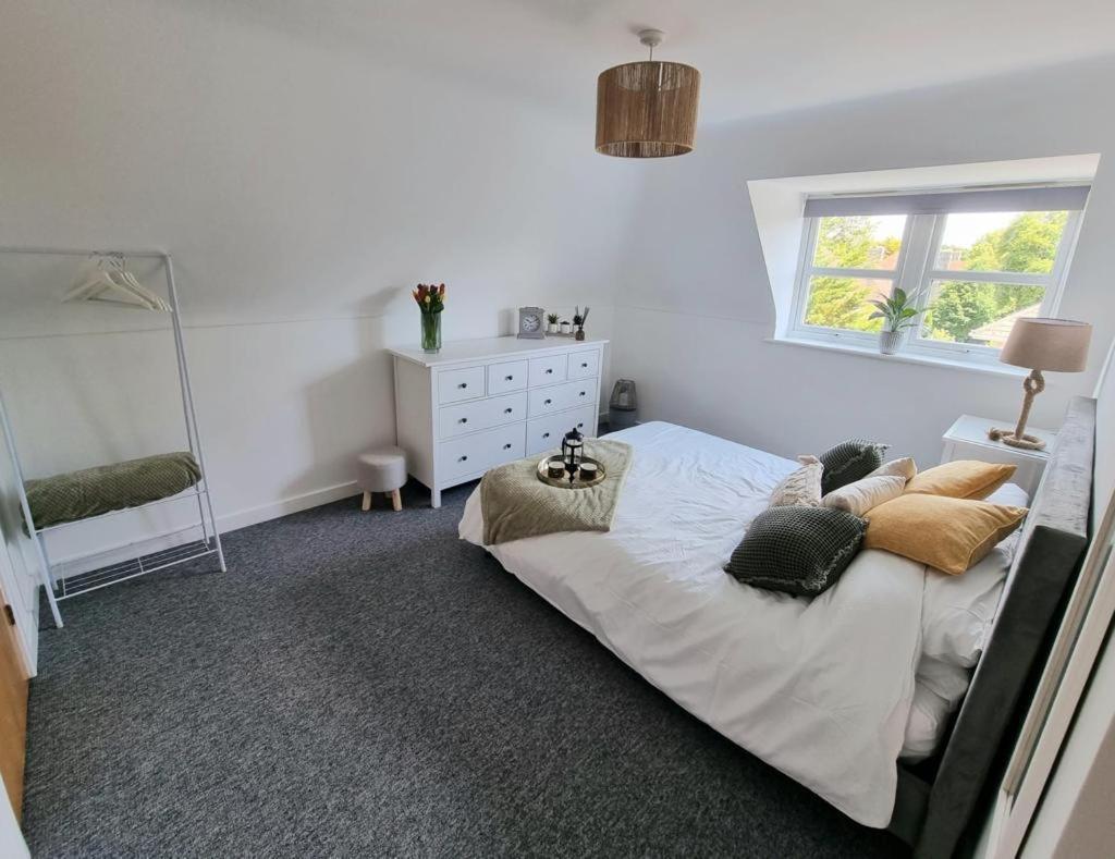 Centrally Located Boscombe Beach Apart With Parking 伯恩茅斯 外观 照片