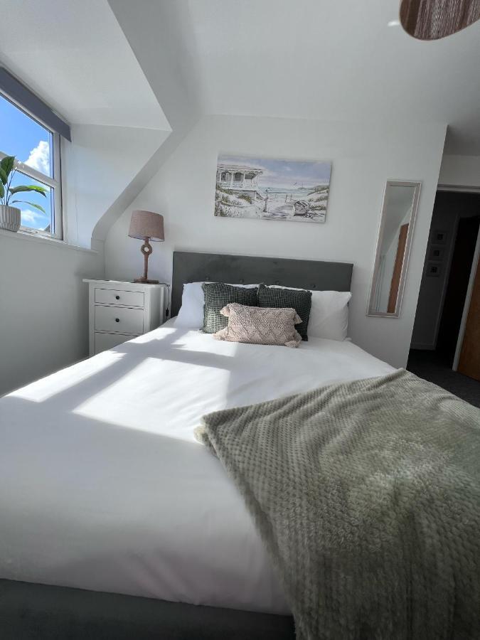 Centrally Located Boscombe Beach Apart With Parking 伯恩茅斯 外观 照片