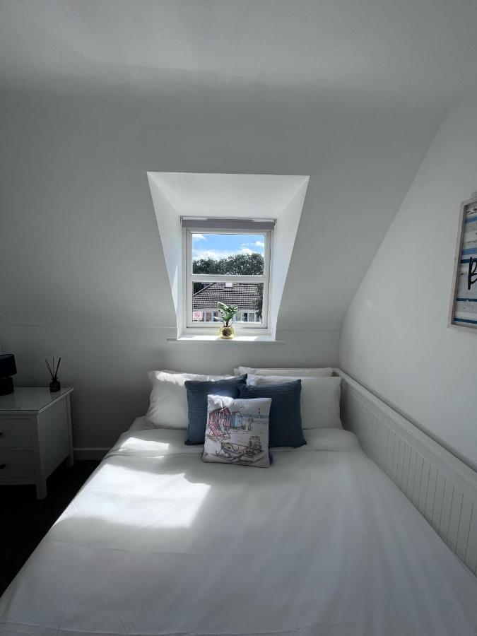 Centrally Located Boscombe Beach Apart With Parking 伯恩茅斯 外观 照片