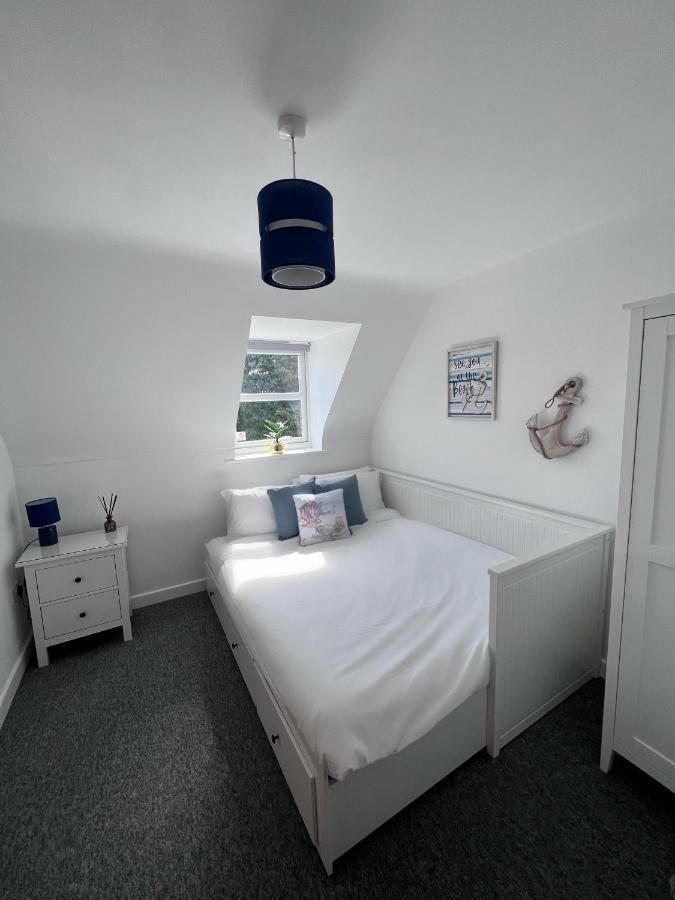 Centrally Located Boscombe Beach Apart With Parking 伯恩茅斯 外观 照片